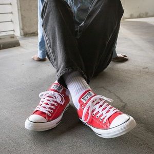Converse Chuck Taylor All Star Lo Sneaker - Red size 9